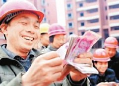 年底了,帮助建筑工人拿回工资